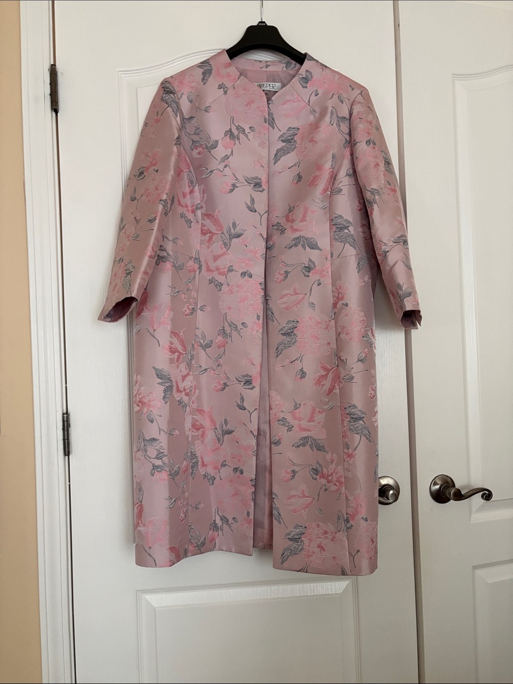 Kasper Pink Floral Long Sleeve Coat